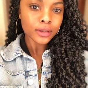 Meet your Posher, Dominique